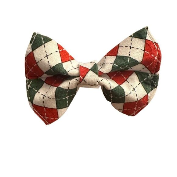 Dog Bow tie in Red and Green Argyle - Picture 1 of 2